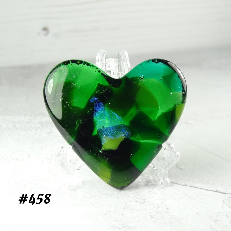 Green fused glass heart pocket hug with stand 5x4.5cm, handcrafted (458)