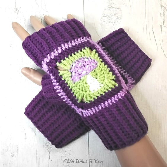 Crochet gloves, purple and lilac toadstool gloves mushroom fingerless gloves. 