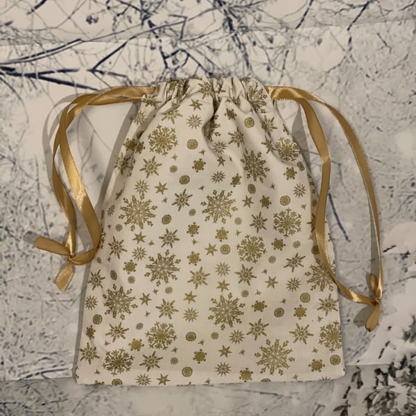 Snowflake drawstring bag