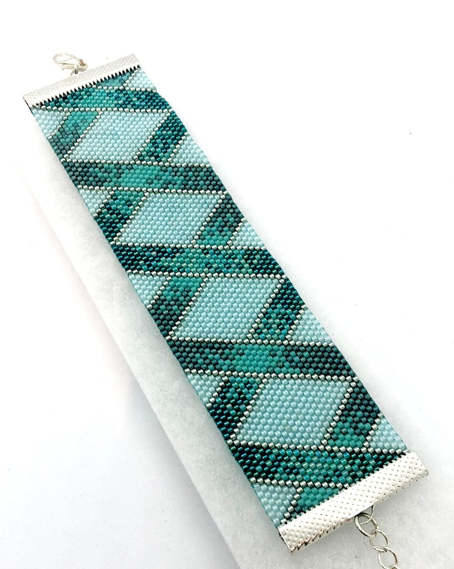 Wide Peyote Bracelet - Turquoise Ribbons