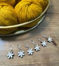 Stitch markers for knitting and crochet, set of 6 wooden flower design  - Image 2