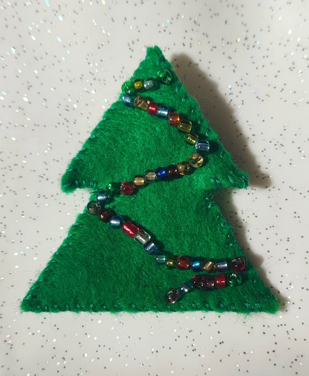 Christmas tree brooch