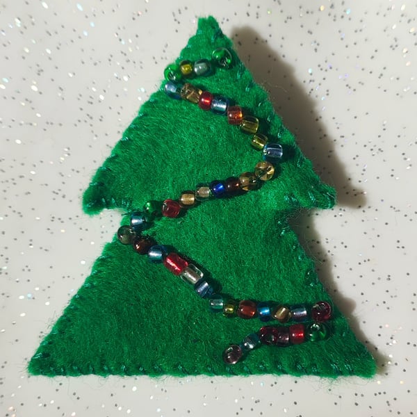 Christmas tree brooch