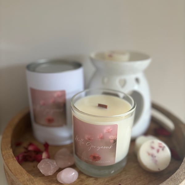 Candle Gift. Hello Gorgeous gift bundle containing a 30cl candle & wax melts