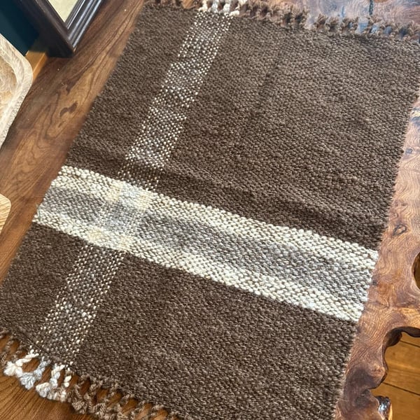 Wool table rug