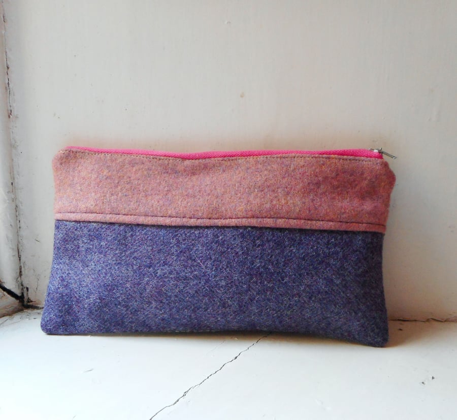 Make up or pencil case in wool and cashmere in pink and purple