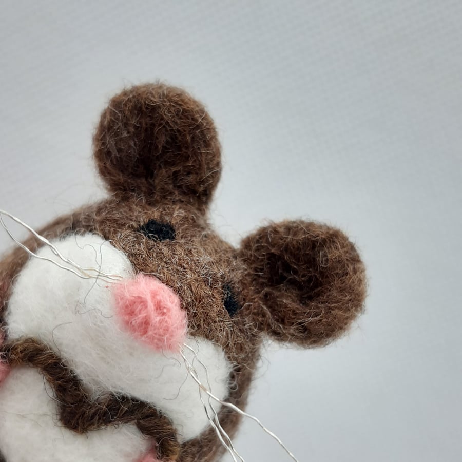 Little love rat - needle felted brown rat mouse ornament