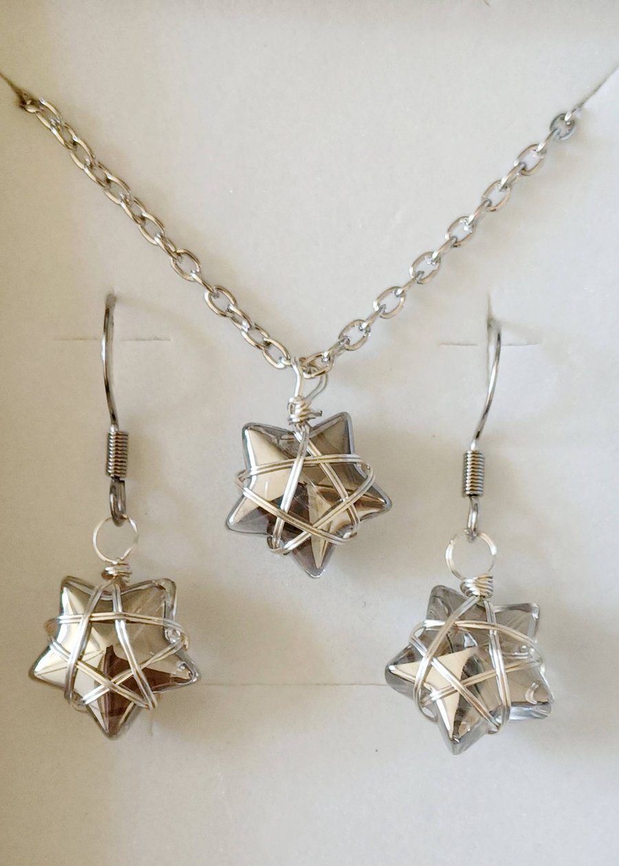 Wire Wrapped Star Necklace and Earrings - Grey Clear