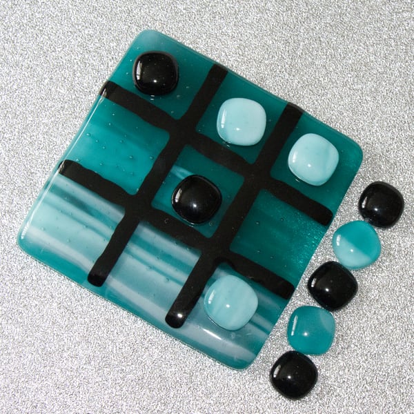 Noughts and Crosses - Turquoise and Black Fused Glass - 8051