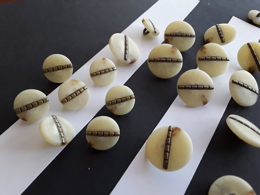 15mm & 21mm matching suit size, Cream mix Italian Polyester horn Antique Brass 