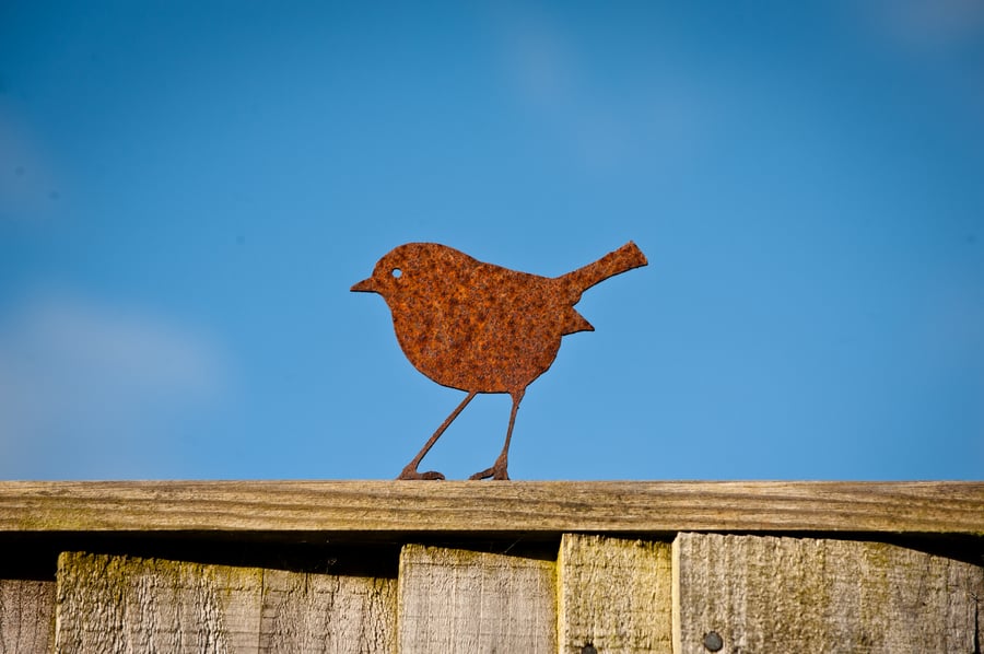 Robin Fence Topper Ornament, Rustic Garden Bird Decoration, Gift for Gardener