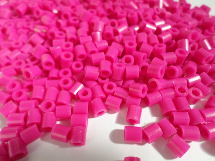 500 x Hot Fuse Beads - Column - 5mm - Fuschia Pink 