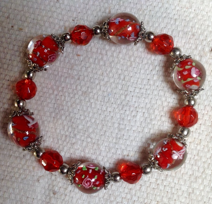 6.5" bead bracelet with vintage red Murano glass lampwork and silvertone beads