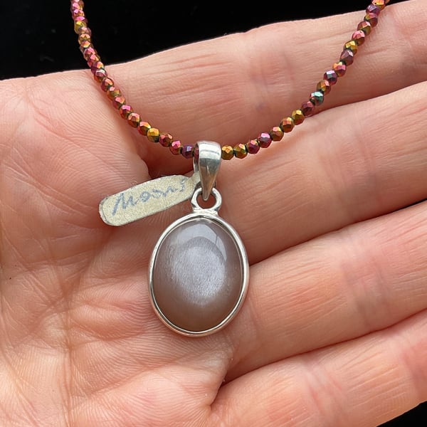 Moonstone pendant and free chain