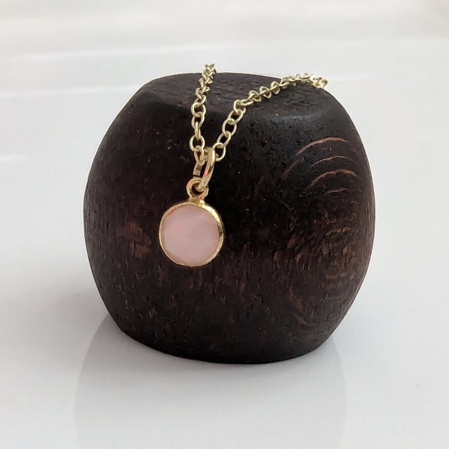 Gold Recycled 9 carat Gold Pink Opal STONE Necklace