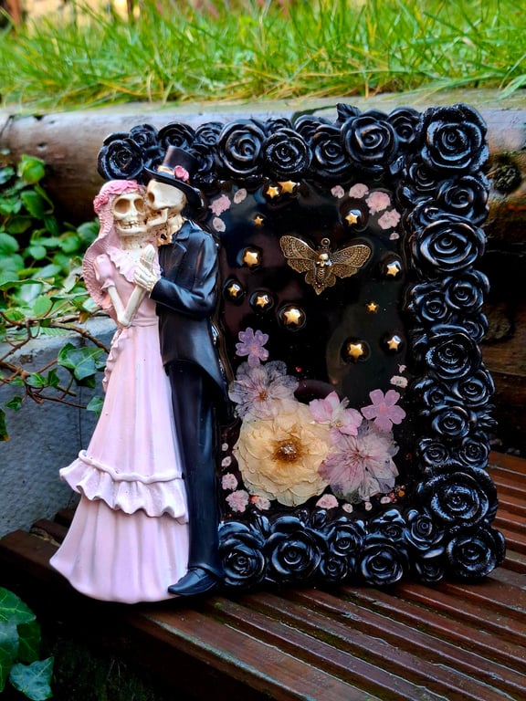 Gothic wedding upcycled resin photo frame Valloween Valentines skeletons