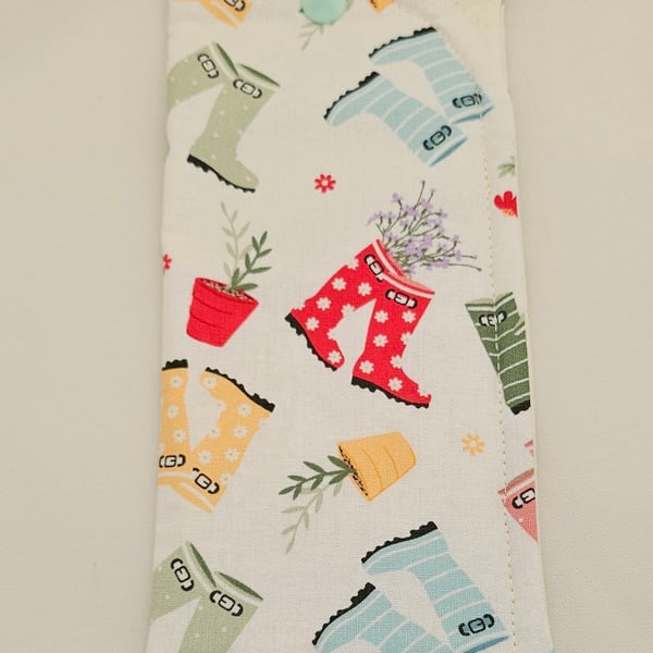 Wellingtons and garden themed cotton fabric glasses case.