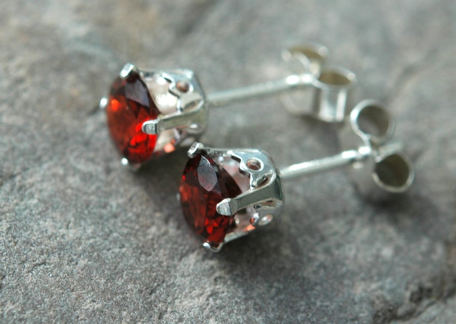 Faceted Garnet and Sterling Silver Stud Earrings. January birthstone.