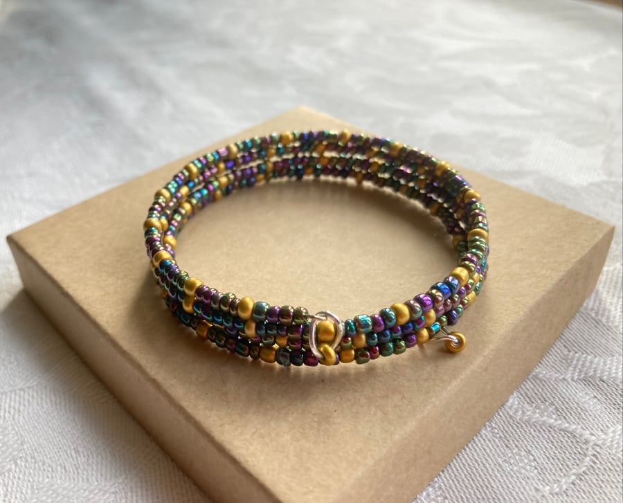 Peacock & Gold memory wire bracelet 