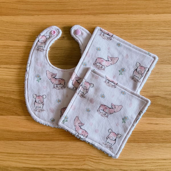 Newborn Baby Boxed Gift Set-Bib & Matching Baby Wipes Bib-Pig Design-BGS21