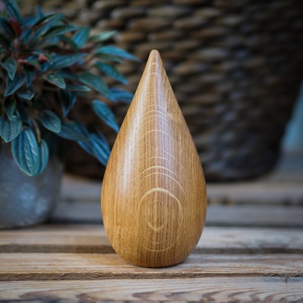Wooden keepsake made from Oak. Cremation urn. Miniature urn.