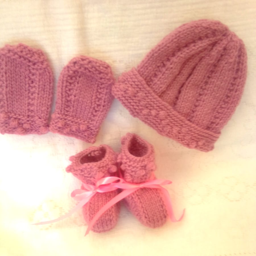 Baby's Knitted Hat Booties & Mittens With Bobble Pattern, Baby Shower Gift