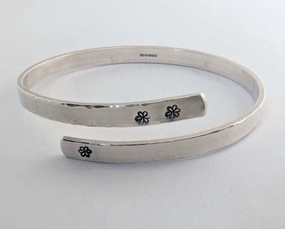 Sterling Silver Bangle, hand-stamped with daisy flowers