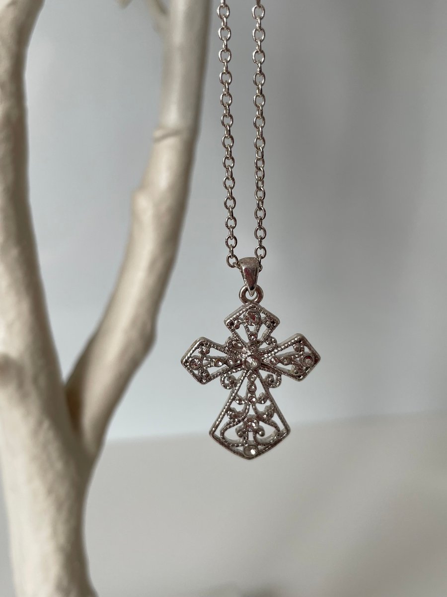Decorative Silver plated Cross on a silver plated chain