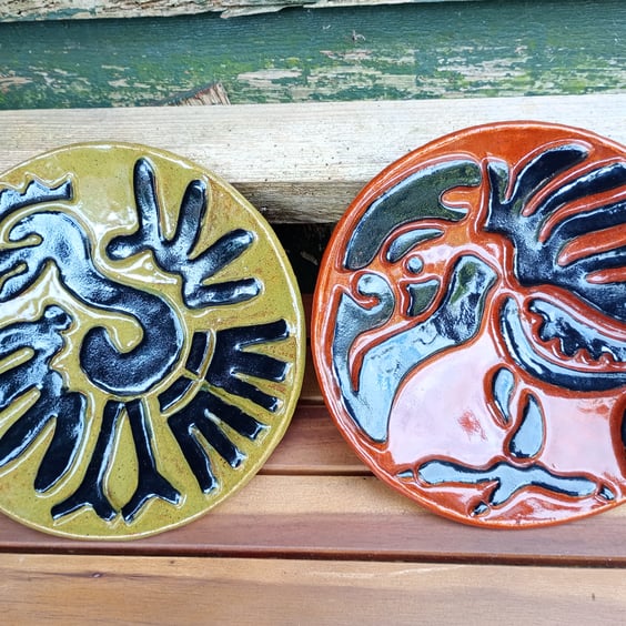 Pair of Aztec inspired shallow bowls 