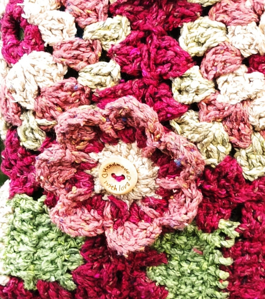 Crochet granny square bag in raw silk fully lined