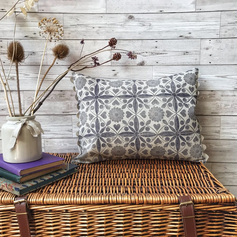 Hand Printed Linen Cushion - EIRA - Lavender 