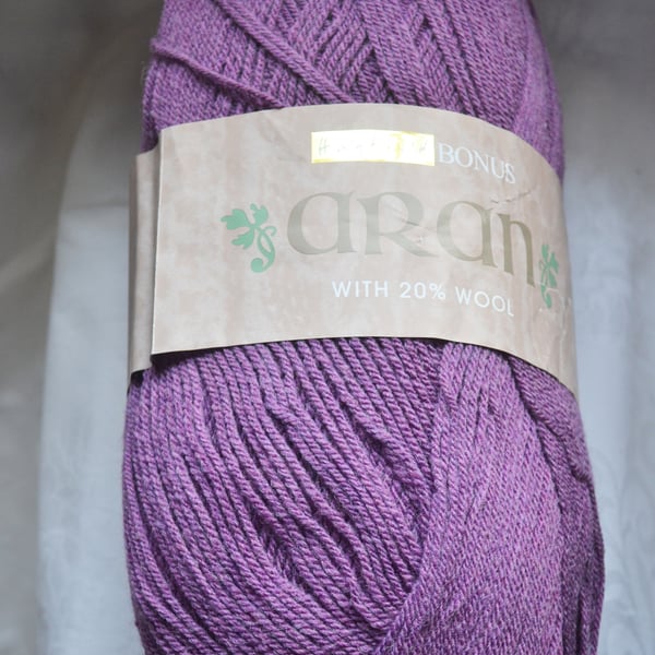 Hayfield Bonus with Wool Aran 80% Acrylic 20% Wool Clover