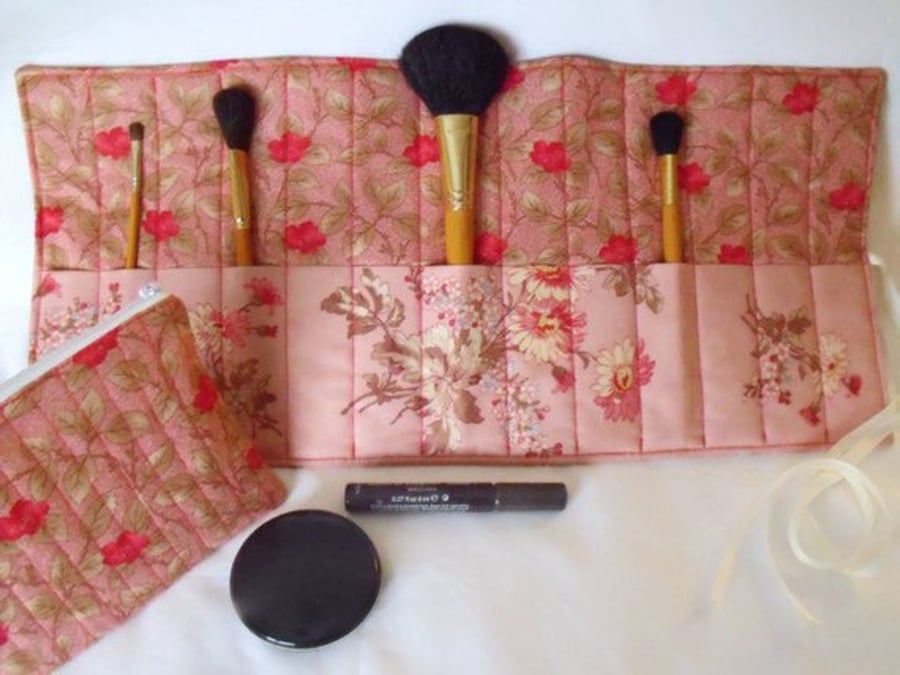 Moda dark pink make up gift set, toiletry bag and make up brush holder