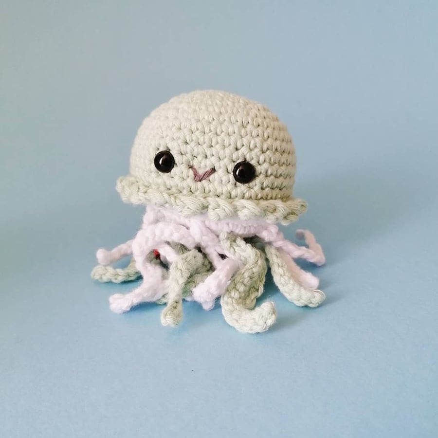 Crochet Jellyfish, Pale Green