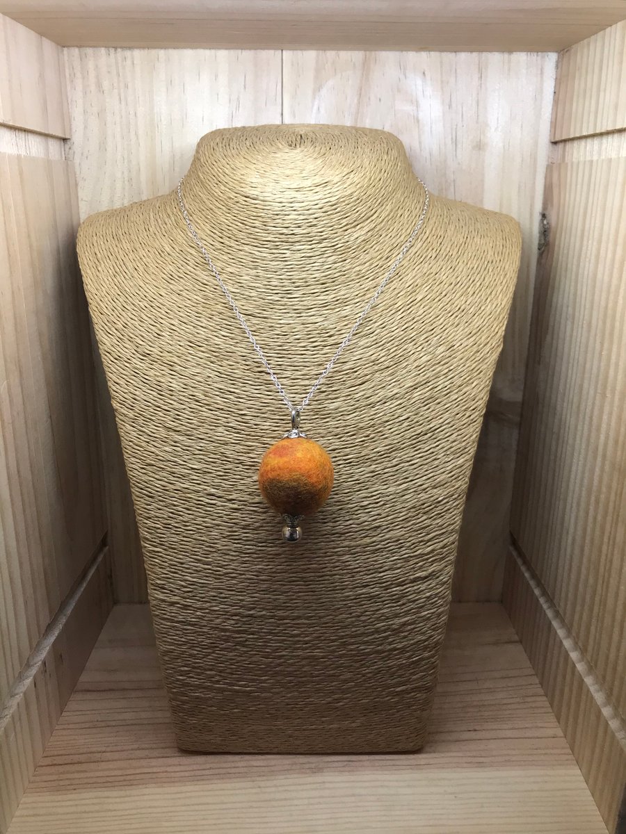 Felt Necklace. (275)