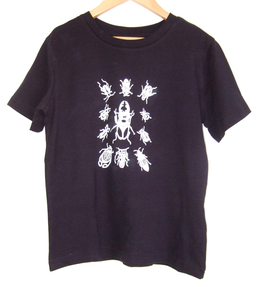  Bugs  Kids Tee navy blue organic cotton T shirt  white print size 5-6 years
