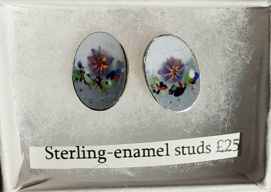 BEAUTIFUL ENAMELLED STUD EARRINGS IN STERLING SILVER BEZEL