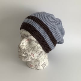 SLOUCH BEANIE hat 'Traveller'. Alpaca and wool blend. Ice blue, brown.