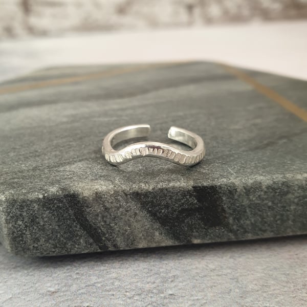 Silver Wave Toe Ring -  Hammered Adjustable Toe Cuff