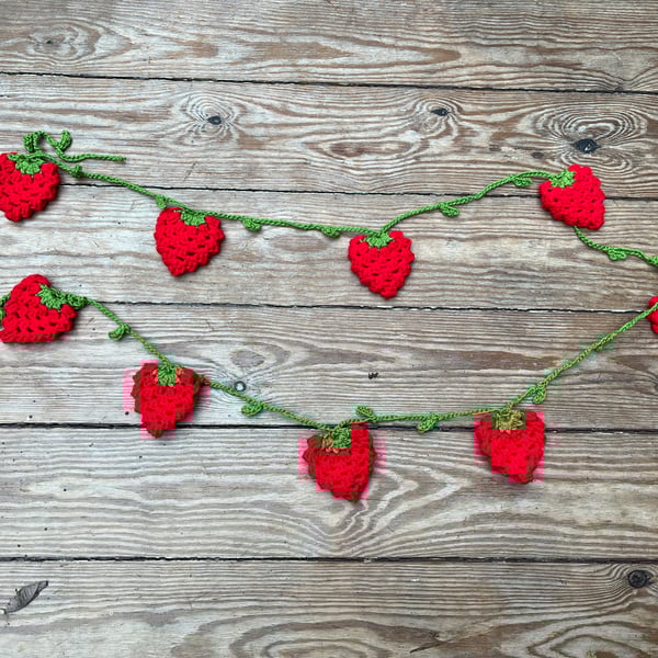 Handmade Strawberry Crochet Bunting - Nine Strawberries