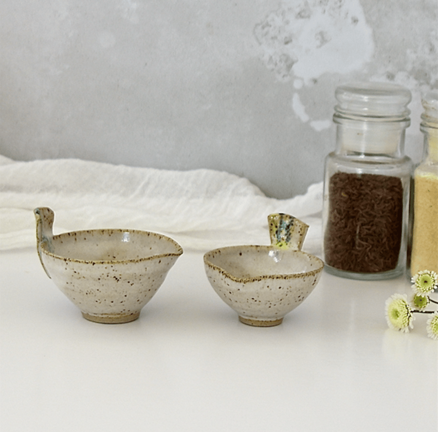 Set of 2 ceramic bird-shaped pouring bowls - handmade stoneware pottery