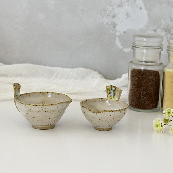 Set of 2 ceramic bird-shaped pouring bowls - handmade stoneware pottery