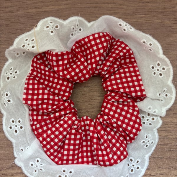Summer seconds - frilly scrunchie - red gingham