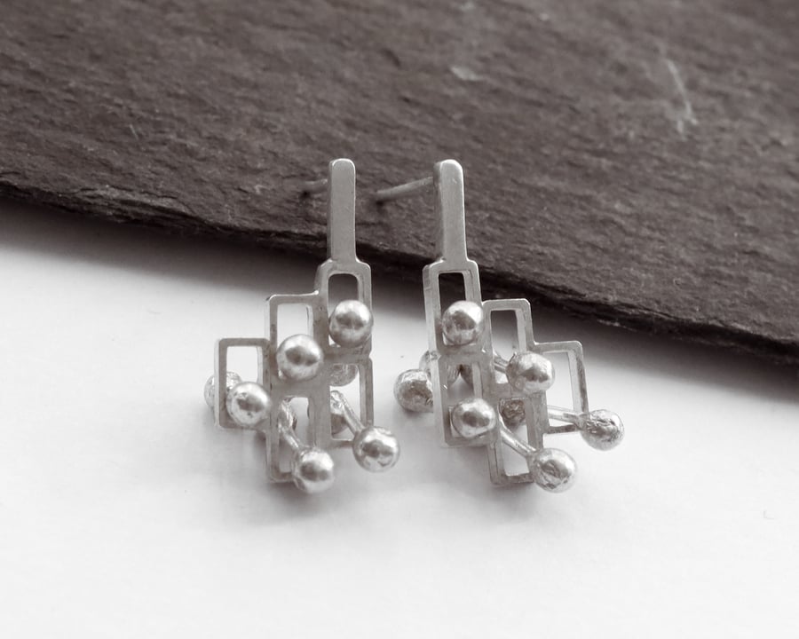 Stud earrings, fidget mindful silver style 1. 