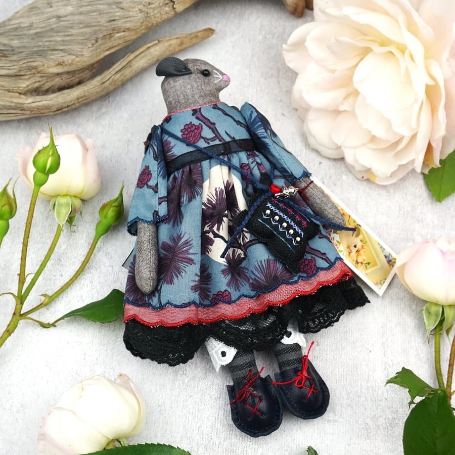 Amice, A Twilight Mouse