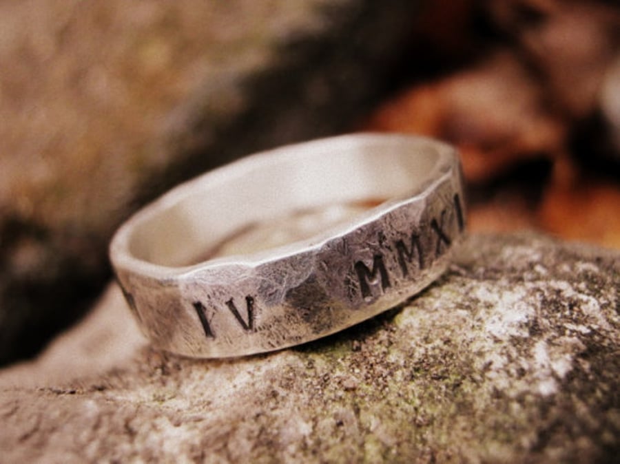 Engraved silver - Beaten Track - Unisex Ring