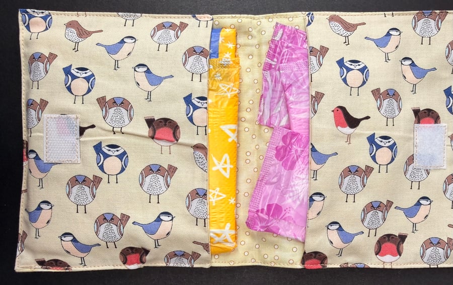 Discrete privacy pack with stylised garden birds