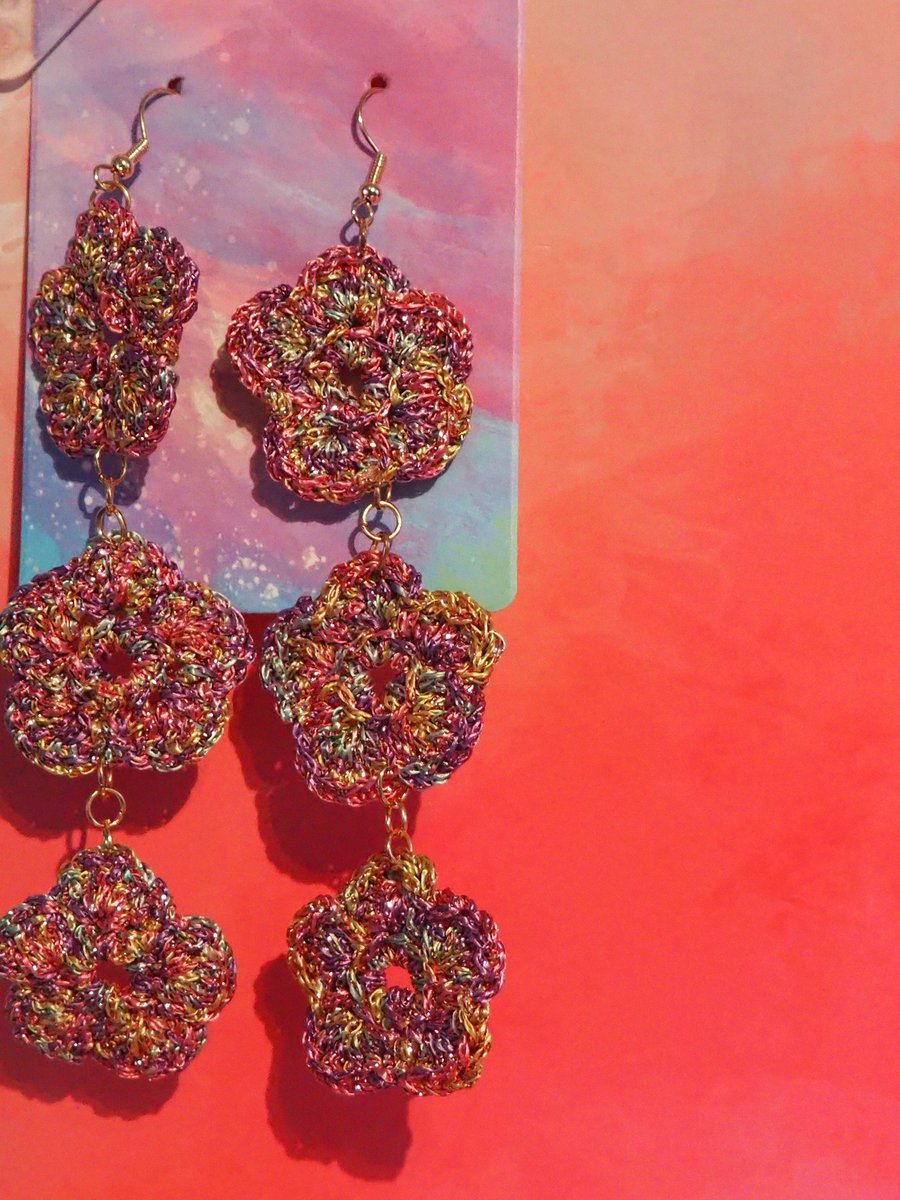 Pink Metallic Triple Flower Crochet Earrings 