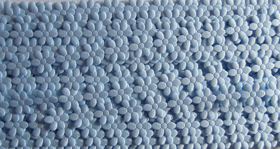 2 Metres Blue Daisy Trim