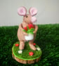 Gardener Mouse -handsewn felt mouse - Image 3